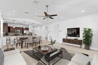4311 Vicliff Rd in West Palm Beach, FL - Foto de edificio - Building Photo