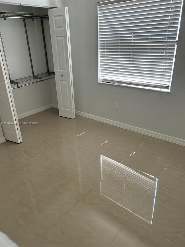 20730 NE 8th Ct in Miami, FL - Building Photo - Building Photo