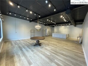 15 E 2nd St in West Jefferson, NC - Building Photo - Building Photo