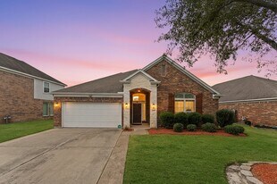 15103 Russet Bend Ln, Unit 105 in Cypress, TX - Building Photo