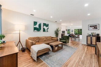 2371 SW 24th Ter in Miami, FL - Building Photo - Building Photo