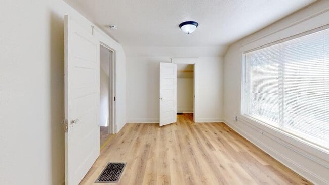 106 4th St NE in Mandan, ND - Building Photo - Building Photo