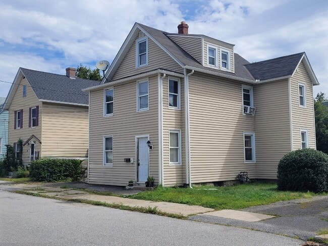 property at 24 Eagle St
