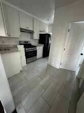 7216 Waring Ave in Los Angeles, CA - Foto de edificio - Building Photo