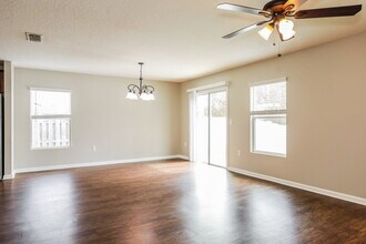 2412 Bonnie Lakes Dr in Green Cove Springs, FL - Foto de edificio - Building Photo