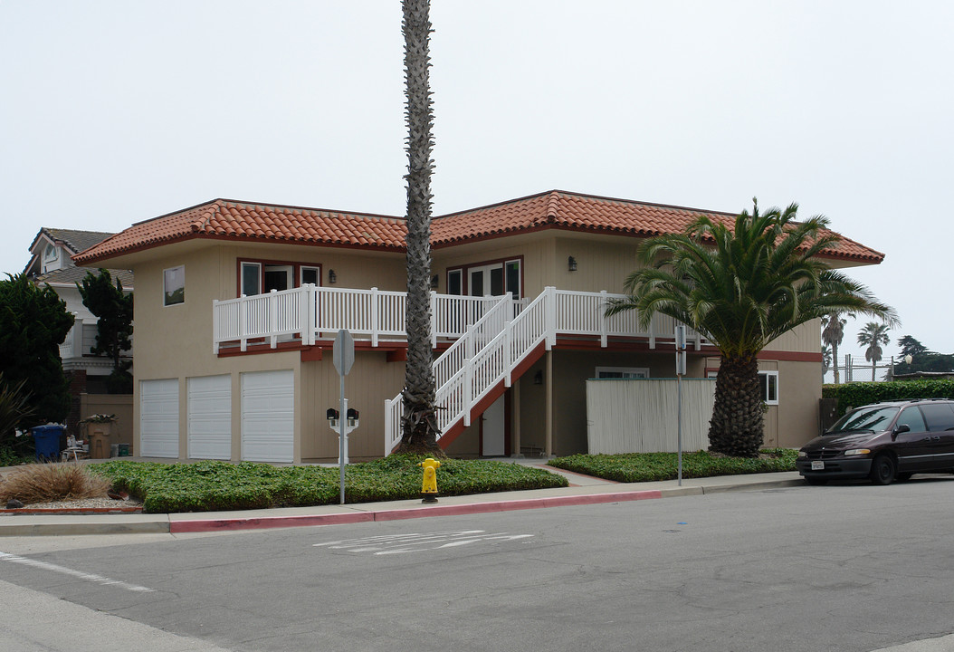 3013-3015 Bayshore Ave in Ventura, CA - Building Photo