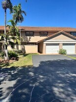 9102 SW 113th Pl Cir E, Unit 7 in Miami, FL - Building Photo