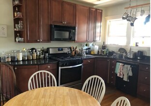 35 Princeton St, Unit 3 in Somerville, MA - Building Photo - Building Photo