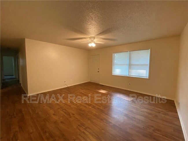 9 Finger Dr in Bella Vista, AR - Building Photo - Building Photo