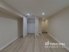 2337 S Elm Dr in Denver, CO - Building Photo - Building Photo