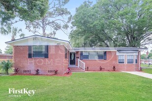6641 Pine Summit Dr in Jacksonville, FL - Building Photo