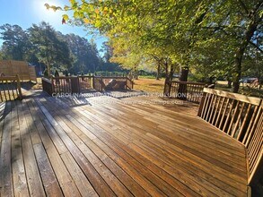 1805 Falconhurst Dr in Charlotte, NC - Building Photo - Building Photo