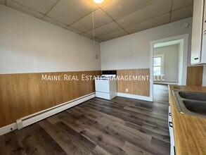 172 College Ave in Waterville, ME - Building Photo - Building Photo