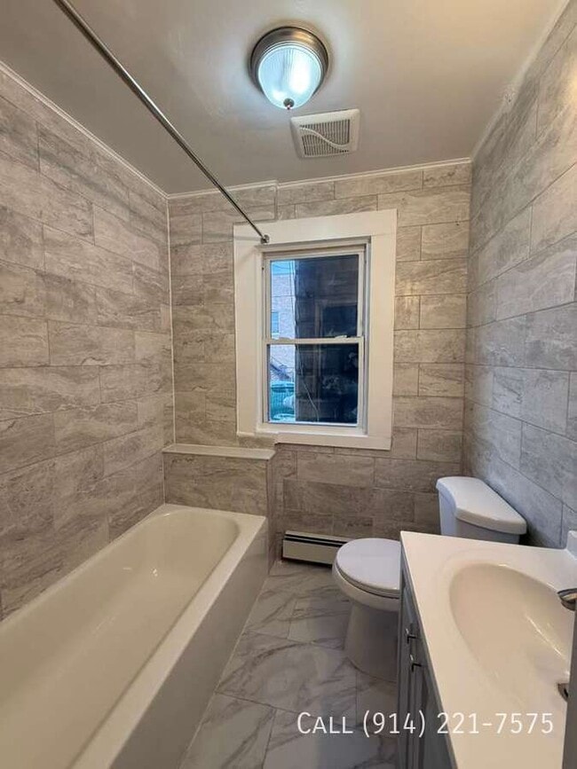 14 Saratoga Ave in Yonkers, NY - Building Photo - Building Photo