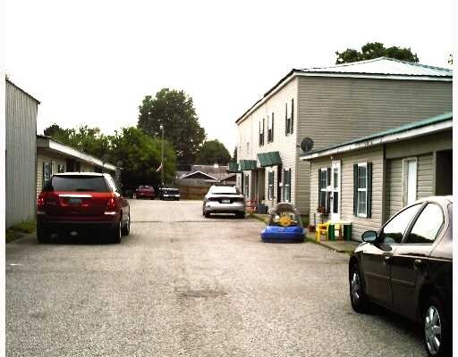 1200 Main St in Nitro, WV - Building Photo - Building Photo