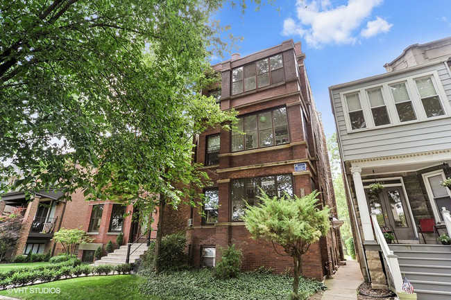 1441 W. Berteau Ave. in Chicago, IL - Foto de edificio - Building Photo