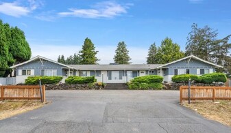 554 Index Plz NE, Unit 4 in Renton, WA - Building Photo