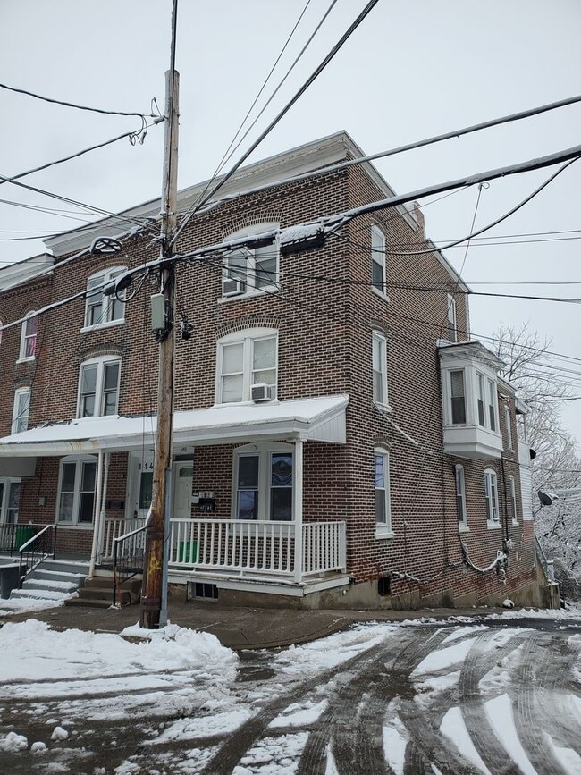 1142 Spring Garden St