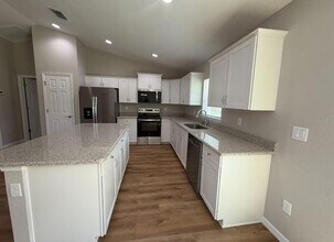 13756 SW 102nd Pl in Dunnellon, FL - Foto de edificio - Building Photo