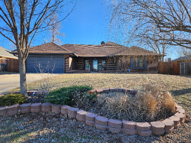 1400 Brookhaven Dr in Edmond, OK - Building Photo