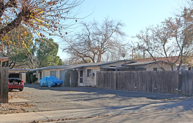 2730 Connie Dr in Sacramento, CA - Building Photo - Building Photo