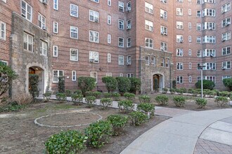 Amalgamated Co-op in Bronx, NY - Building Photo - Building Photo