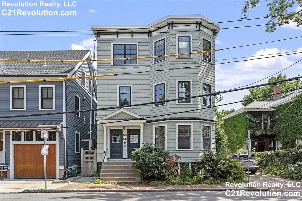 66 Banks St in Cambridge, MA - Building Photo