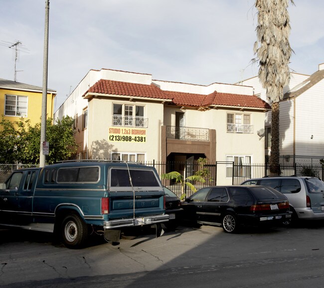 135 S Westmoreland Ave in Los Angeles, CA - Building Photo - Building Photo