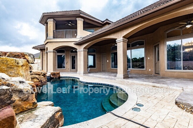 property at 2226 Windsor Pl
