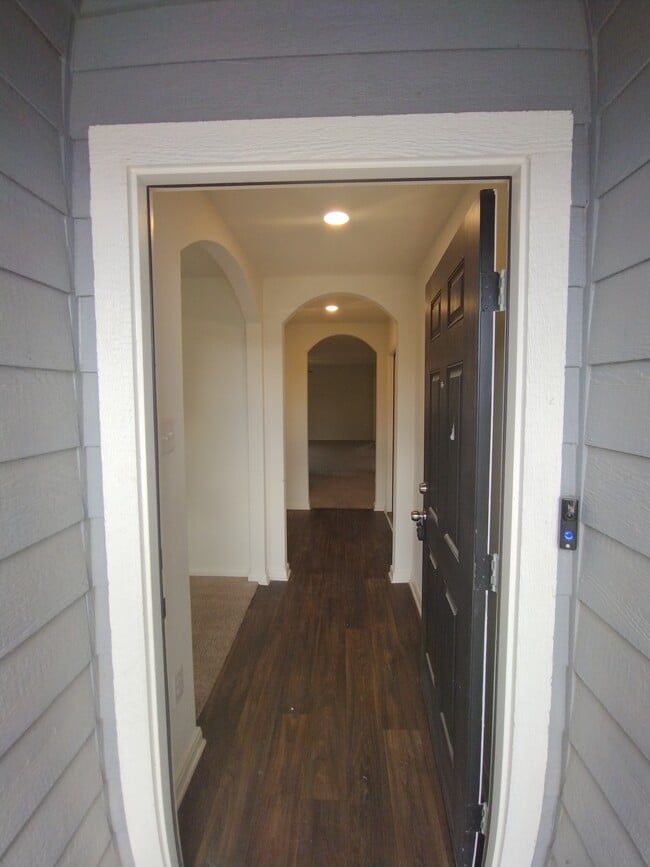 6127 Lakefront in San Antonio, TX - Building Photo - Building Photo