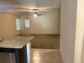 21122 Kirkland Woods Dr in Houston, TX - Building Photo - Building Photo