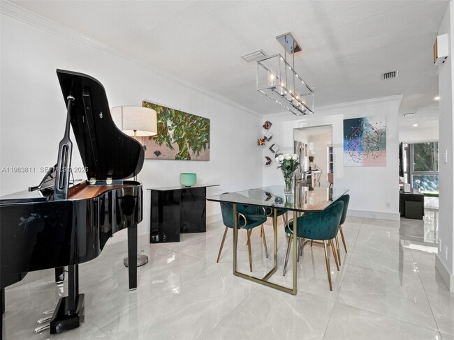 2553 NW 42nd Ave in Coconut Creek, FL - Building Photo - Building Photo