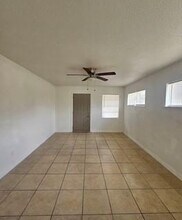 3833 Mt Pleasant St in Houston, TX - Building Photo - Building Photo