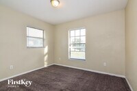 501 Greenview Terrace photo'