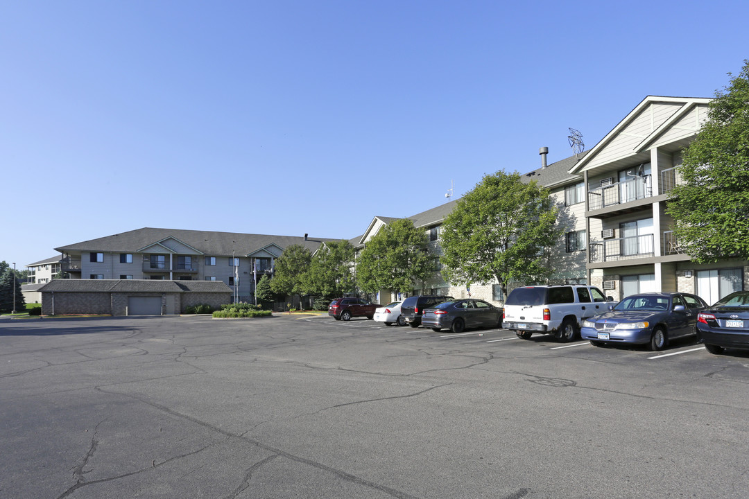 Tralee Terrace Apartments in Coon Rapids, MN - Building Photo