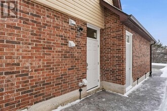 74 Old Yonge St in Aurora, ON - Building Photo - Building Photo