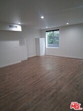 124 S Croft Ave in Los Angeles, CA - Building Photo - Building Photo