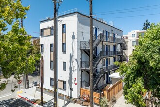 Special Promo! Private Bed near UC Berkeley! in Berkeley, CA - Building Photo - Building Photo