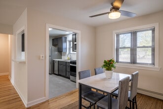 Bridgeton Apartments in Woodbridge, NJ - Foto de edificio - Interior Photo