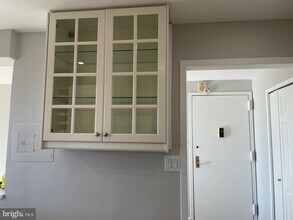 5225 Pooks Hill Rd in Bethesda, MD - Building Photo - Building Photo