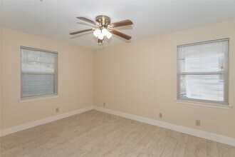 9714 Cedardale Dr in Houston, TX - Building Photo - Building Photo