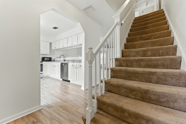 1323 Longlac Rd in Virginia Beach, VA - Building Photo - Building Photo
