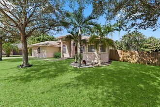 6201 SW 58th Ct in Davie, FL - Building Photo - Building Photo