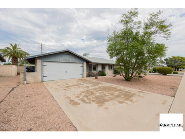 property at 3912 E Shaw Butte Dr