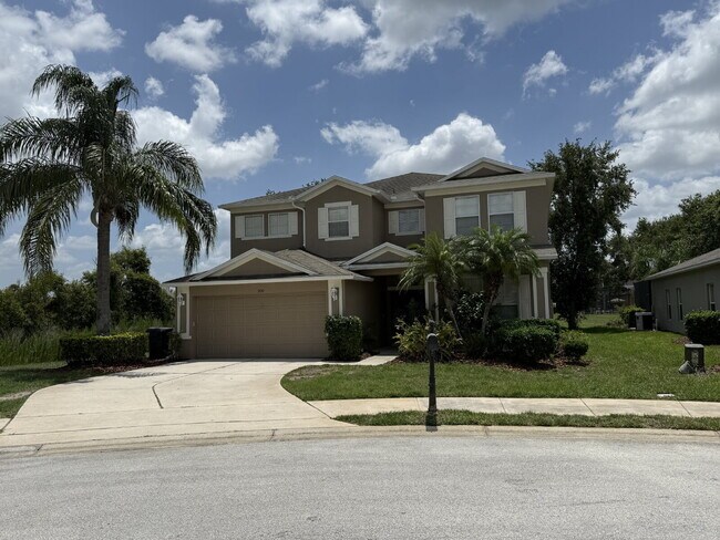 property at 900 Dorset Pl