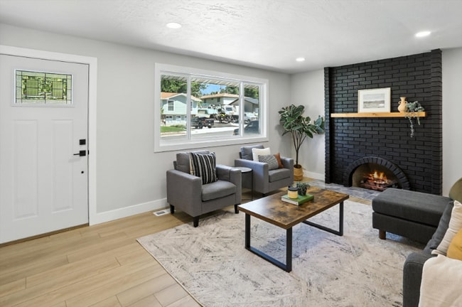 8558 Harvard Park Dr in Sandy, UT - Building Photo - Building Photo