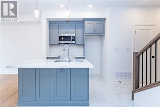 29 Dana Dr in Hamilton, ON - Building Photo - Building Photo