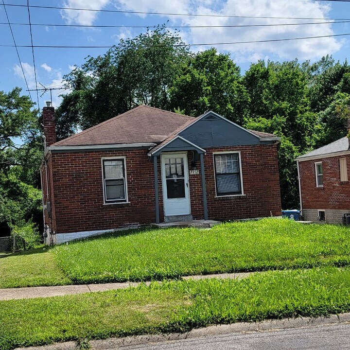 7152 Dawson Pl in Jennings, MO - Building Photo