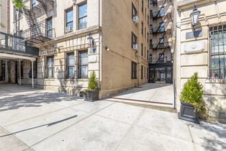 69 Tiemann Pl in New York, NY - Building Photo - Building Photo