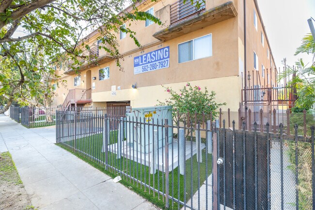 14740 Erwin St. in Van Nuys, CA - Building Photo - Building Photo